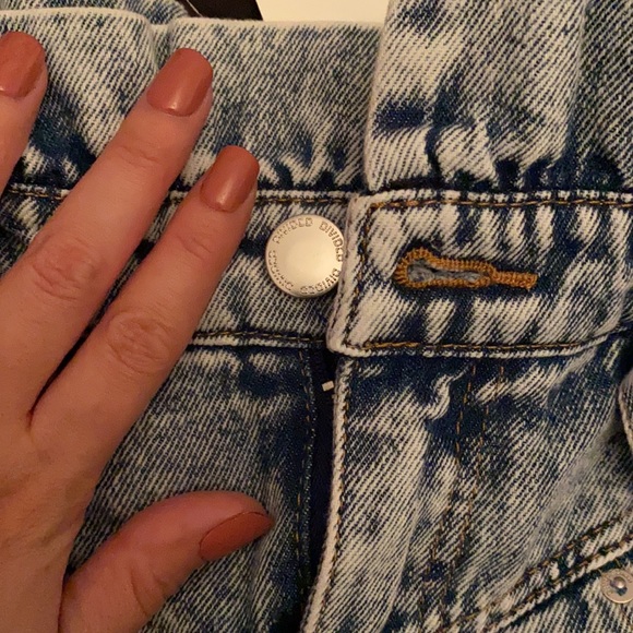 Divided H and M denim high waisted skirt - Picture 3 of 3